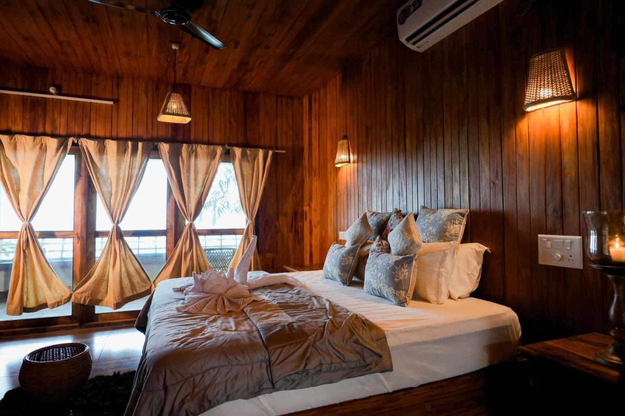 Driftwood Beach Resort Varkala Bagian luar foto
